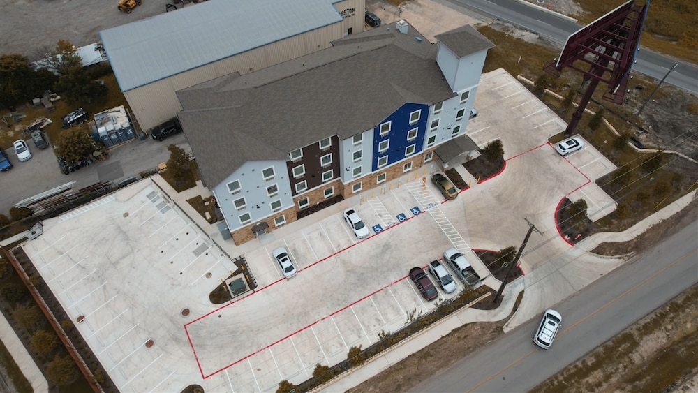 Texas Bungalows Hotel & Hotel Que at i35 Austin Pflugerville - photo 63