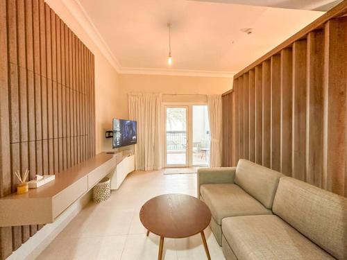 Yas Water Edge Studio Luxury & Chic Escape — 4-Star Luxury Hotel in Abu Dhabi, United Arab Emirates