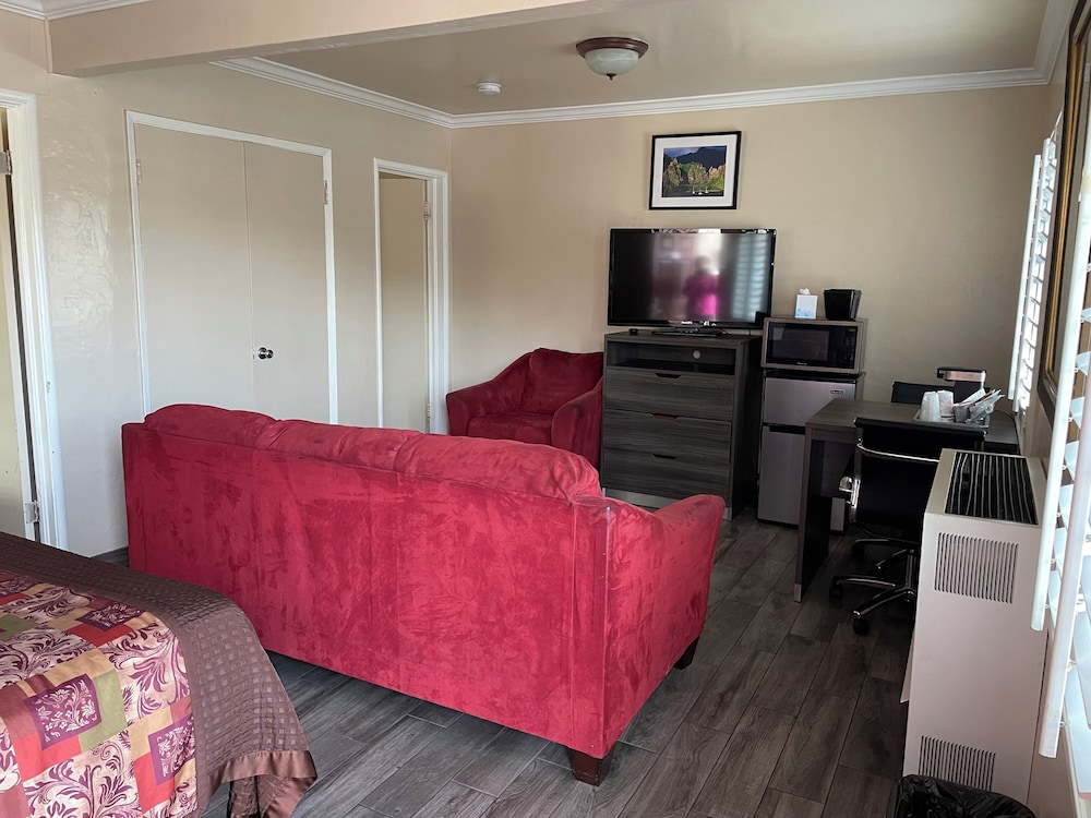 Holland Inn & Suites - photo 27