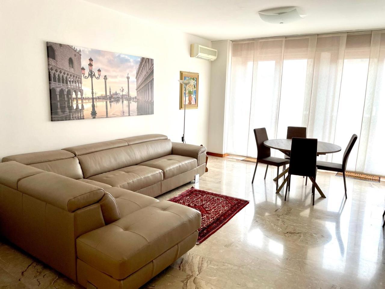 Apartment Donatello — 4-Star Luxury Hotel in Mestre, Italy
