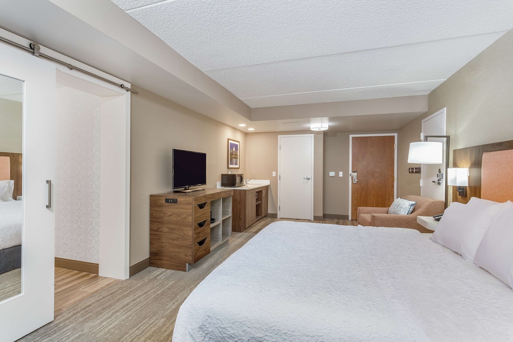 Hampton Inn Harrisburg East - photo 25