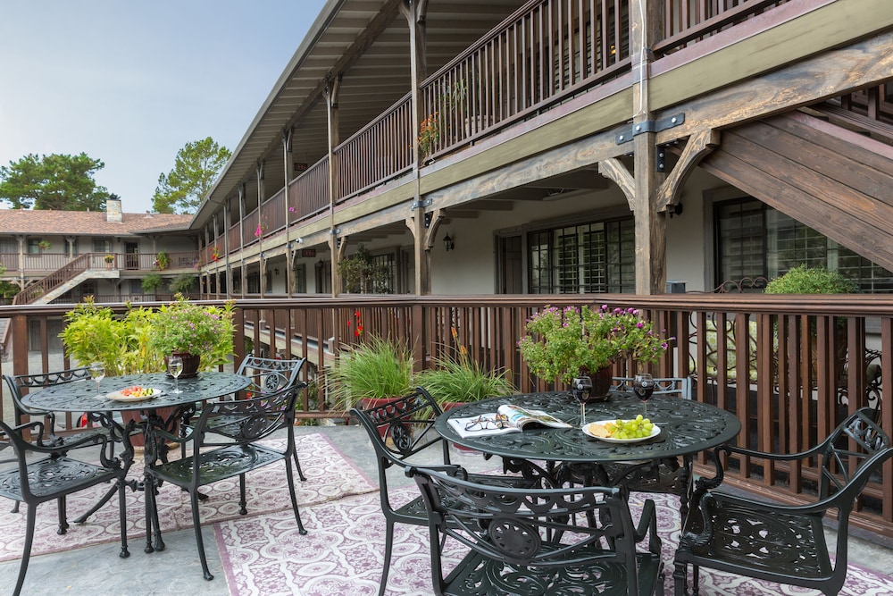 Coachman's Inn A Four Sisters Inn - photo 42