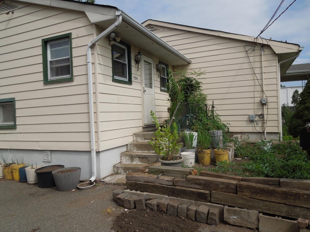 Lee's Motel - photo 29