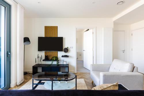 Luxury Apt Near Canary Wharf with Stunning Views — 4-Star Luxury Hotel in London, United Kingdom