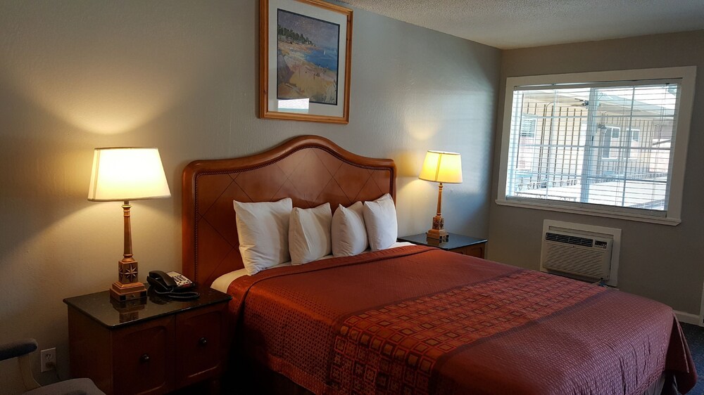 Lake Ridge Hotel - photo 18