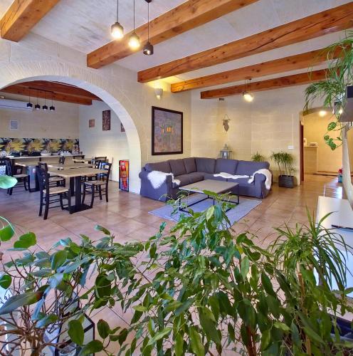 Sunny Villa — 4-Star Luxury Hotel in Nadur, Malta