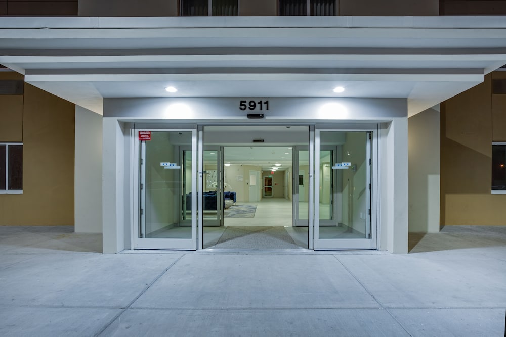 Candlewood Suites Miami Intl Airport 36th St by IHG - photo 46