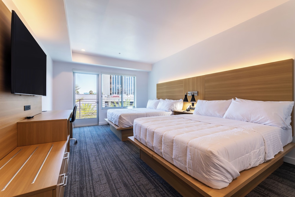 Hotel Mai Downtown Long Beach - photo 40