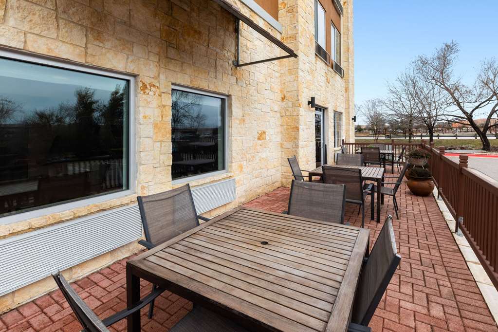 La Quinta Inn & Suites by Wyndham Austin Cedar Park - photo 41