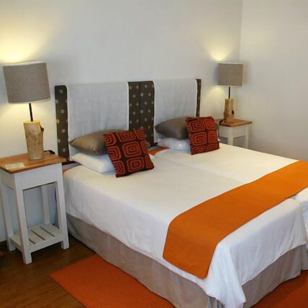 Cape Khamai Guest House — 4-Star Luxury Hotel in Cape Town, South Africa