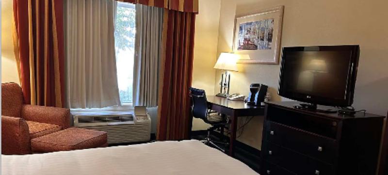 Holiday Inn Express Leesville - photo 10