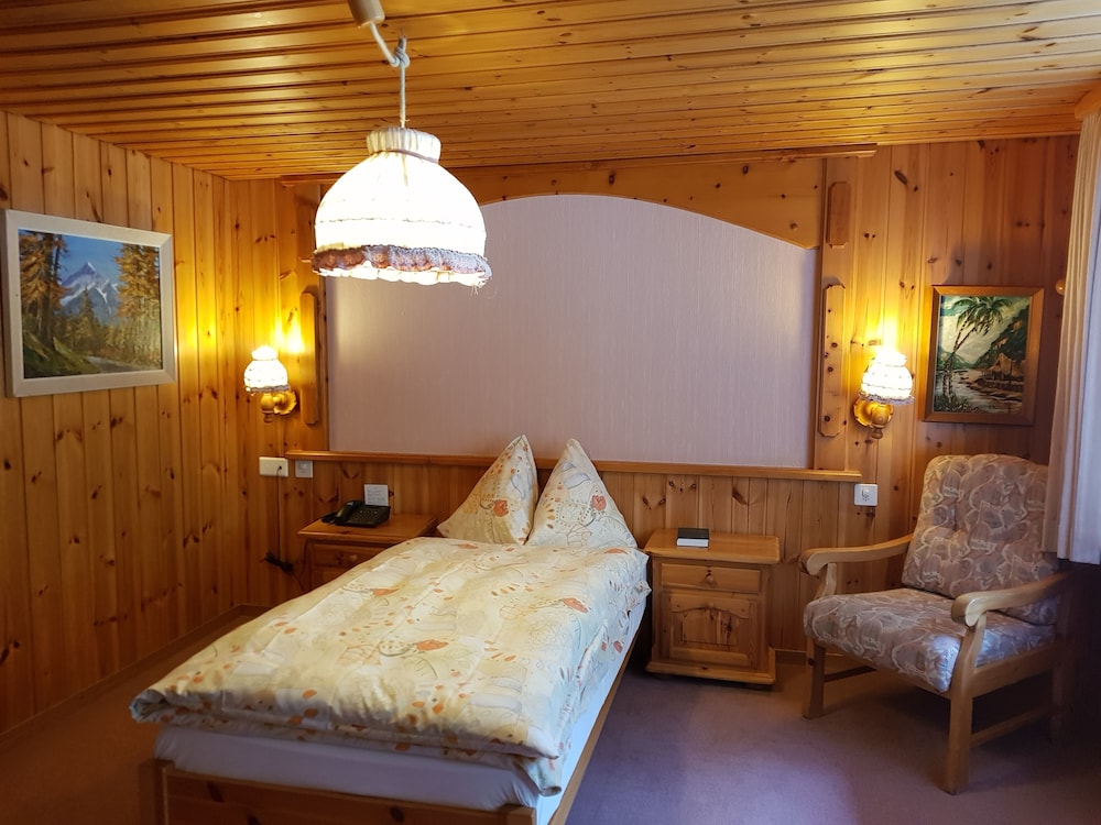 Alpine Budget Rooms By Tascherhof 8341597 — Taesch