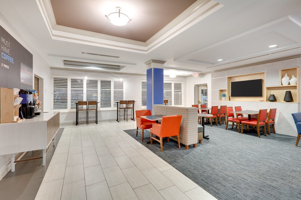 Holiday Inn Express & Suites Dublin by IHG - photo 14