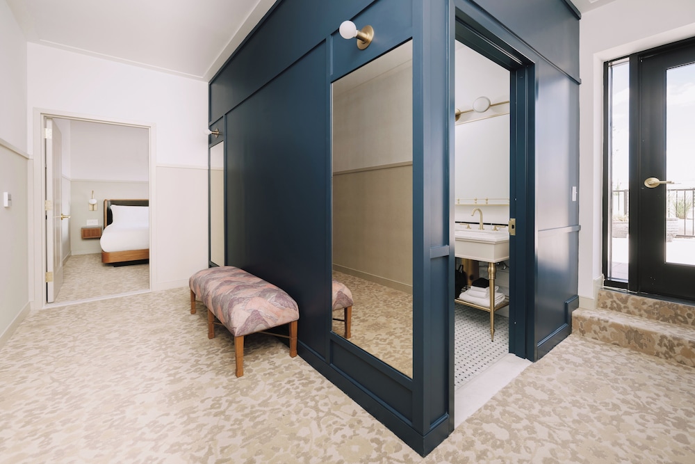 Hotel Heron Alexandria Old Town Curio Collection by Hilton - photo 40