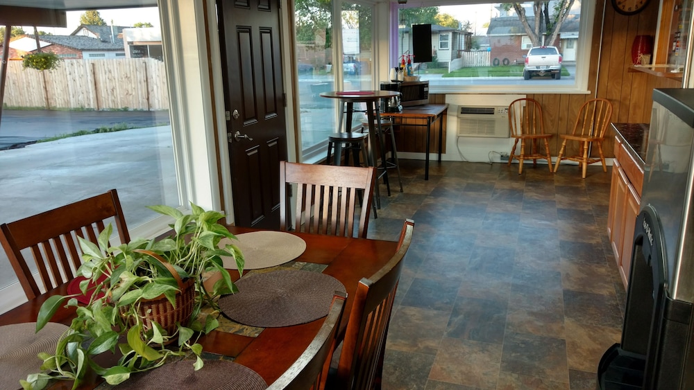 Cattlemen Motel - photo 2