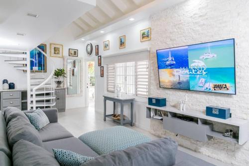 Choose To Be Happy at The Seville — 4-Star Luxury Hotel in Kingston, Jamaica