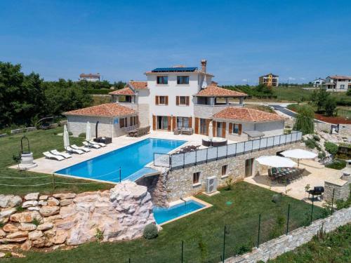 Villa San Lorenzo by Interhome — 4-Star Luxury Hotel in Brtonigla, Croatia