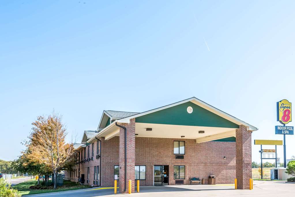 Super 8 by Wyndham Salina I 70 - featured photo