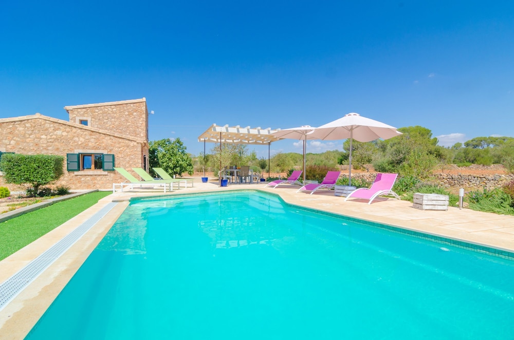Can Xesquet — 4-Star Luxury Hotel in Ses Salines, Spain