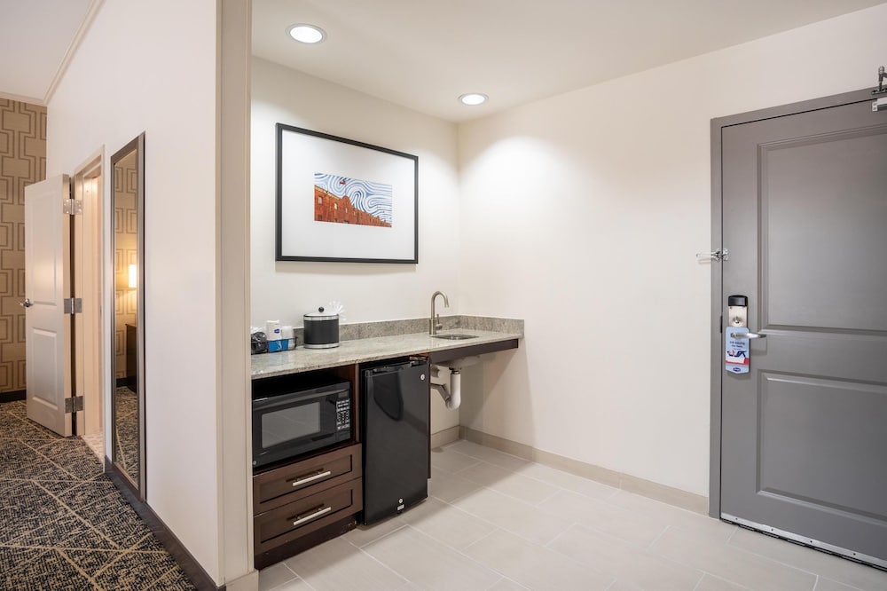 Hampton Inn & Suites Trophy Club Fort Worth North - photo 21