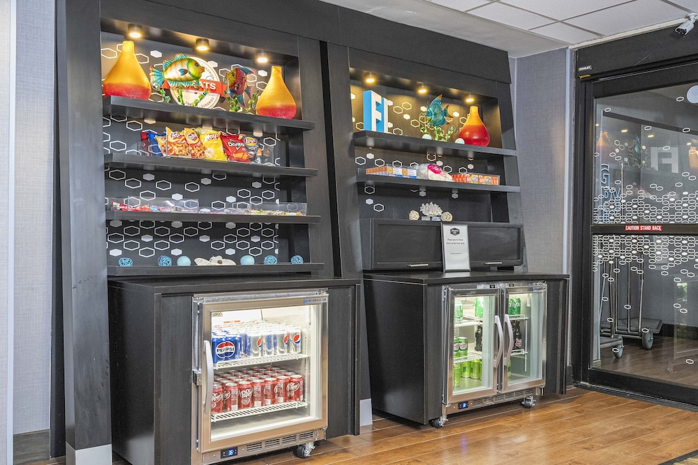 Hampton Inn Spring Hill - photo 52