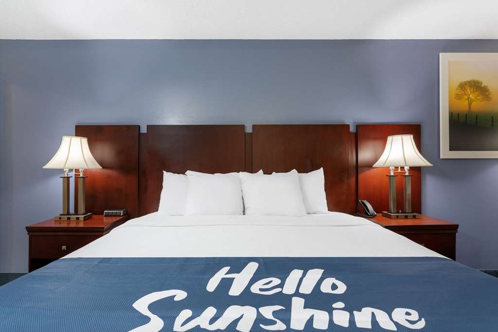 Days Inn by Wyndham Chipley - photo 23