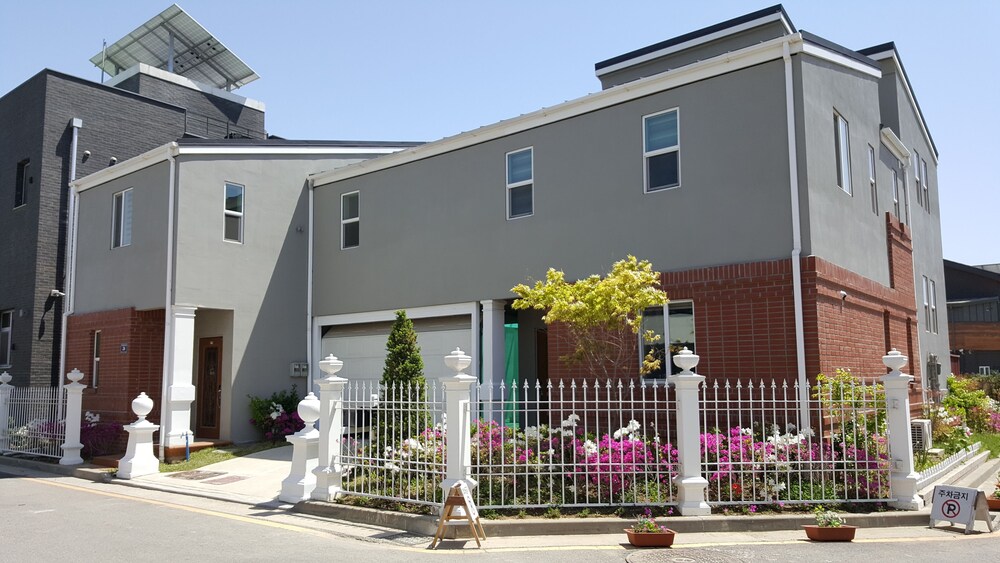 All in one Guesthouse — 4-Star Luxury Hotel in Incheon, South Korea