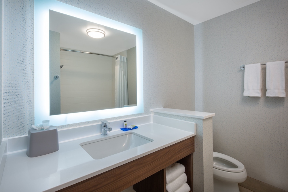 Holiday Inn Express & Suites Chico by IHG - photo 18