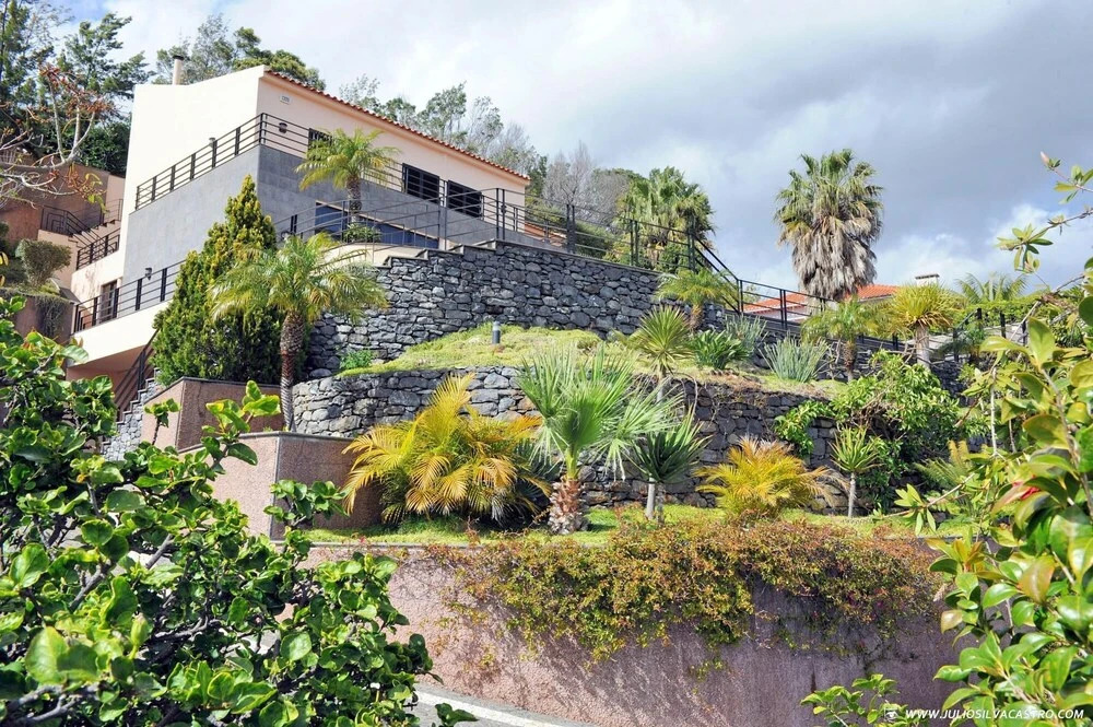 Exquisite Madeira Villa Villa Funchal Luz 5 Bedroom Heated Pool Sea Views Games Room Fu — 4-Star Luxury Hotel in Funchal, Portugal