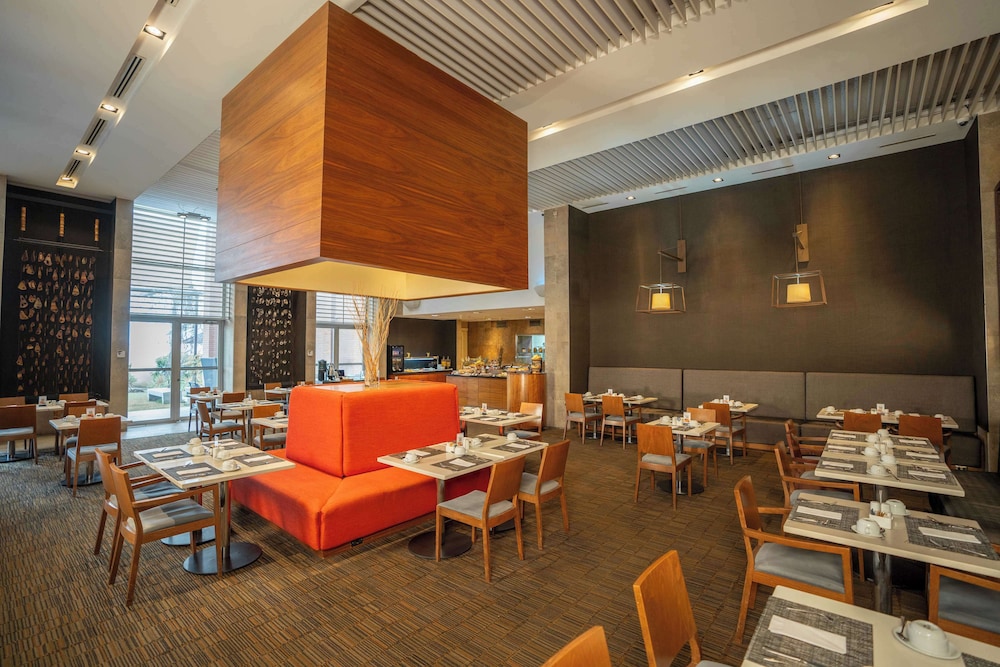 Hilton Garden Inn Santiago Airport - carbon neutral hotel in Santiago