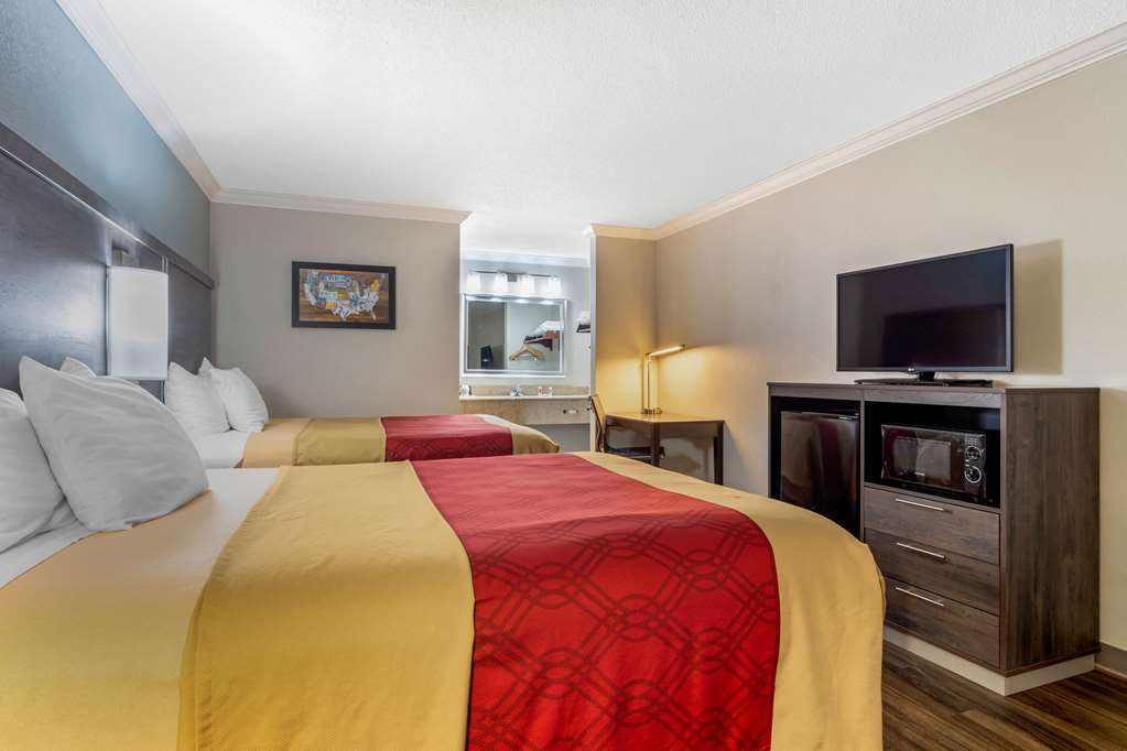 Econo Lodge Byron Warner Robins - photo 8