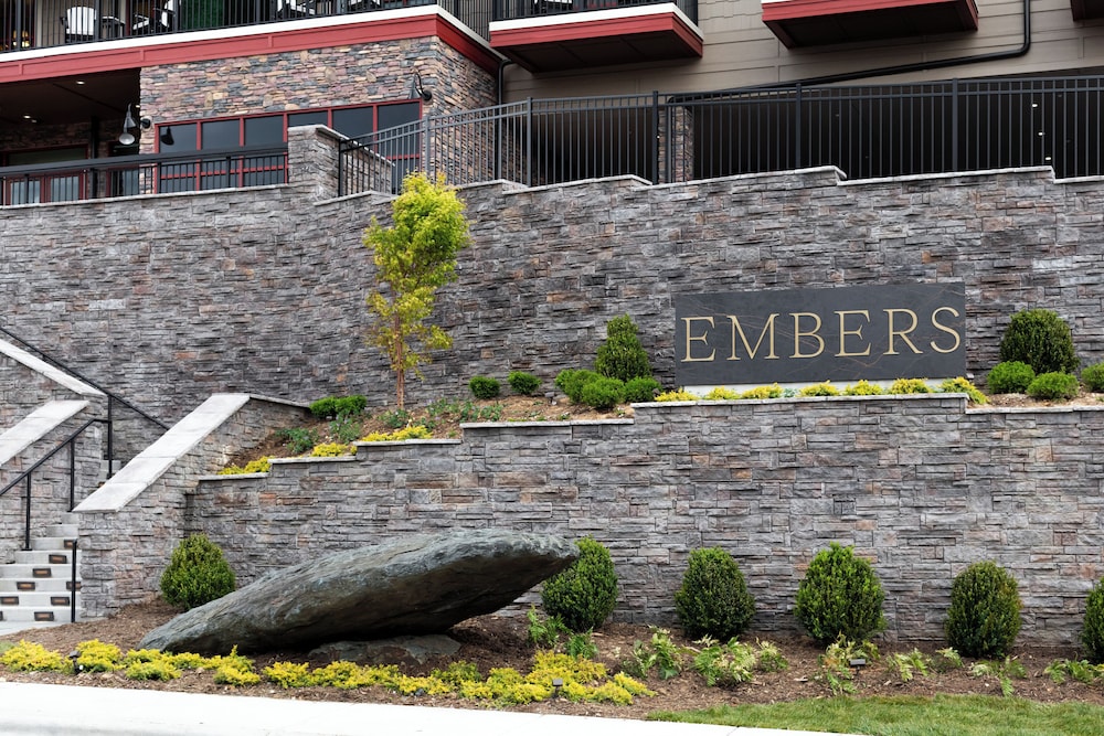 The Embers Hotel - photo 105