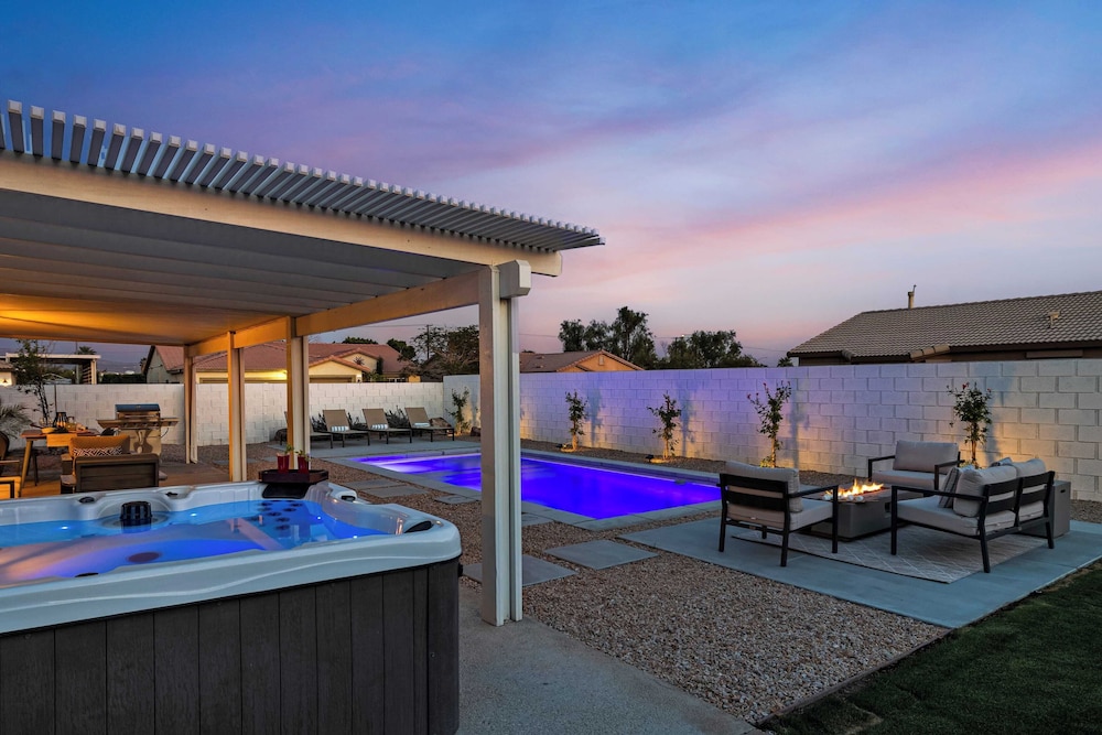 Montego by Avantstay Private Yard w Pool & Hot Tub - photo 45