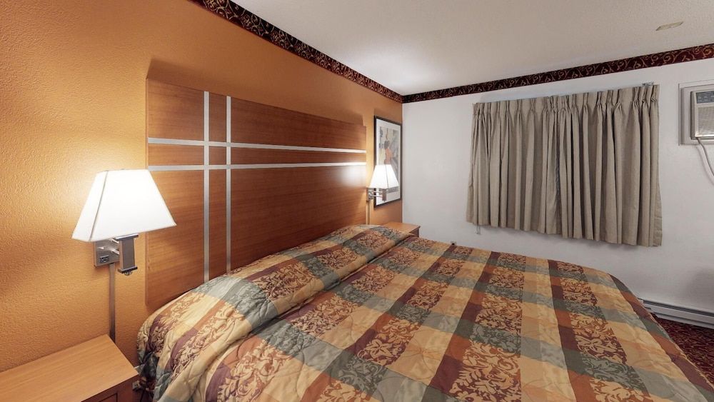 Waconia Inn & Suites - photo 11