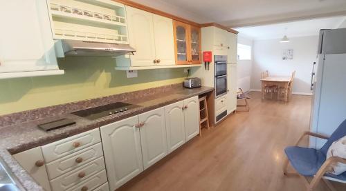 Willow Cottage 4 bed cosy stopover dogs welcome