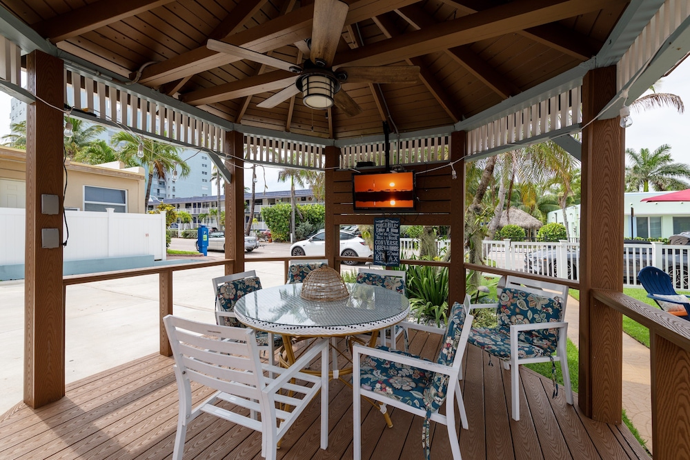Tropic Isle Boutique Hotel - photo 24