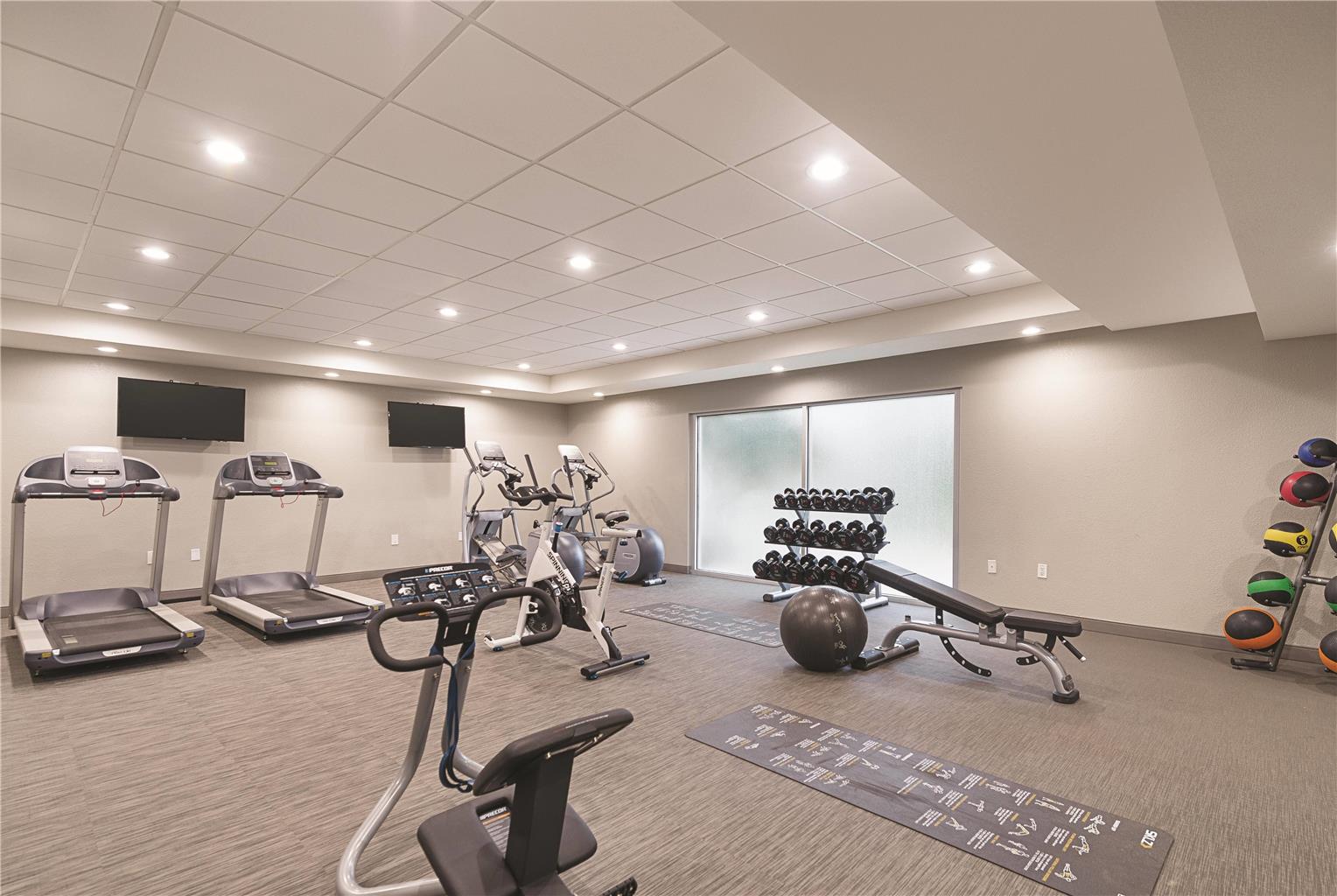 La Quinta Inn & Suites by Wyndham Atlanta Alpharetta - photo 10
