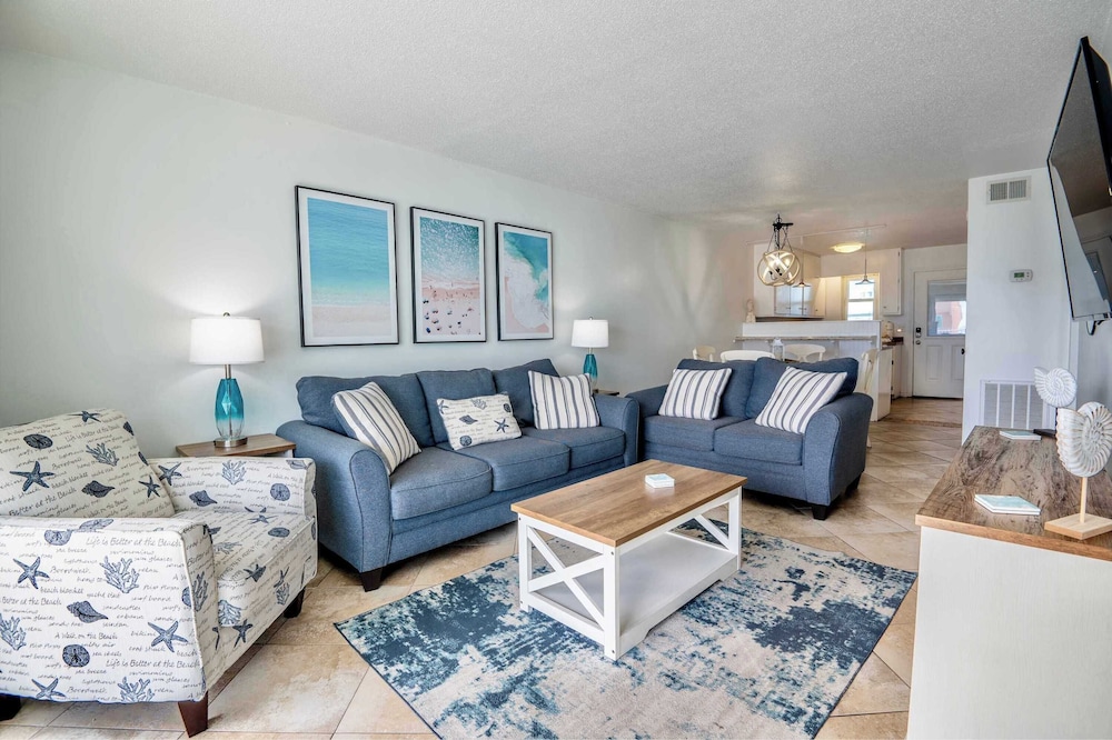 The Hideaway A Gulf Shores Dream Vacation — 4-Star Luxury Hotel in Gulf Shores, United States