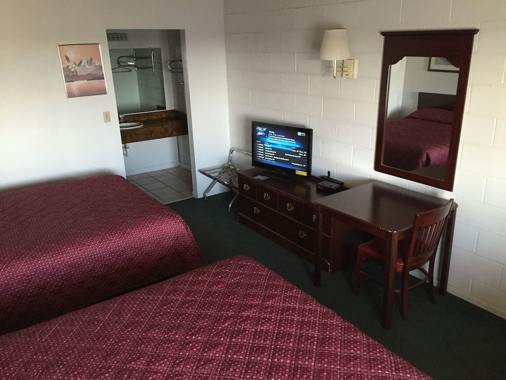 Slumber Inn Of Harrisonville - photo 16