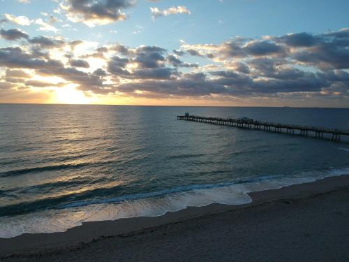 High Noon Beach Resort - photo 23