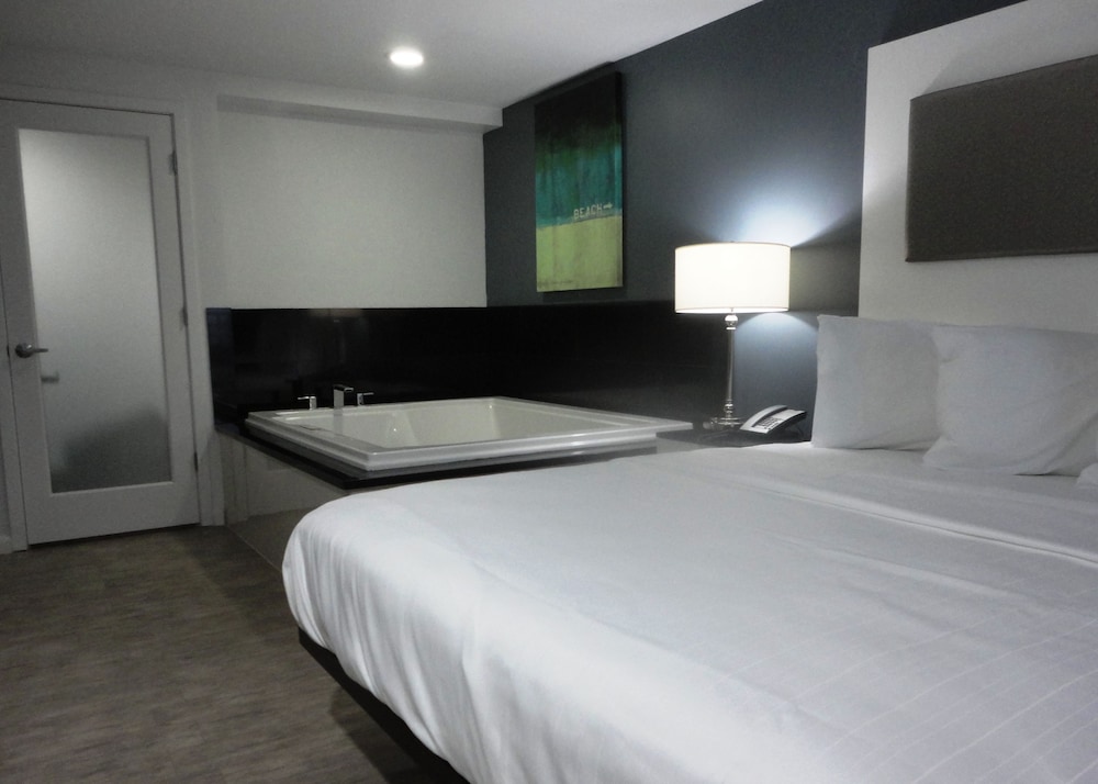 Lotus Boutique Inn & Suites - photo 6