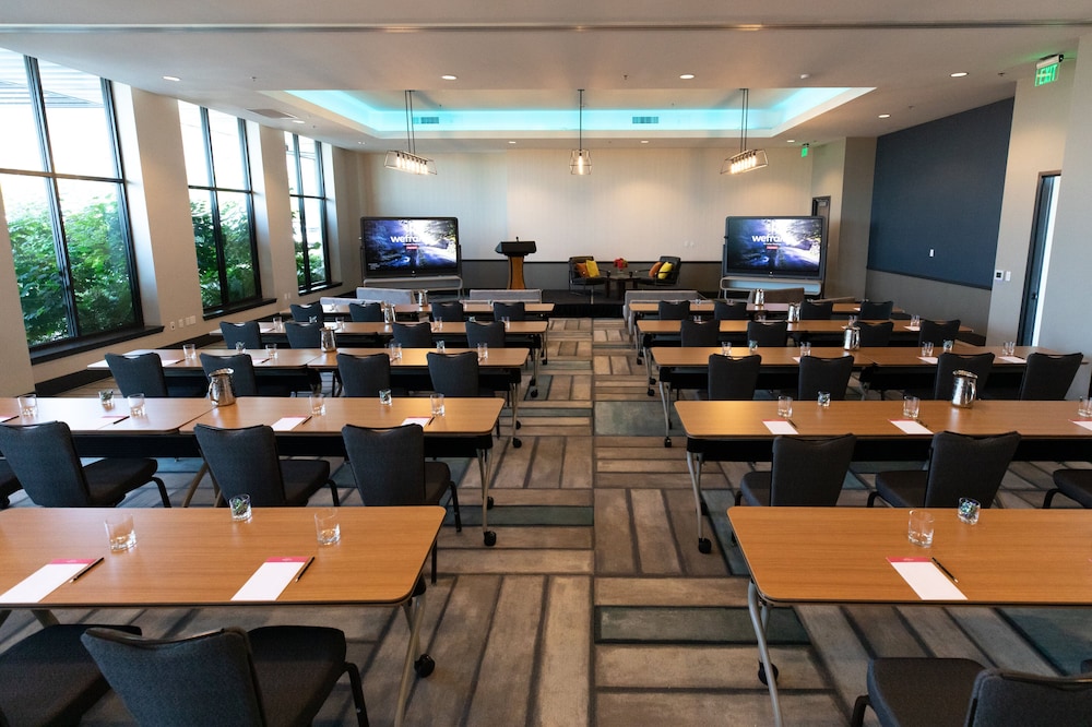Hotel Indigo Everett Waterfront Place by IHG - photo 43