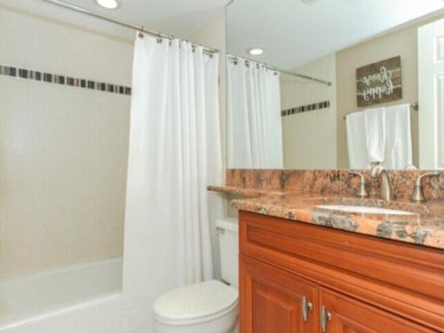 Deluxe Beachfront Condo Located in Prestigious Resort with Pool and Hot Tub by RedAwning - photo 7