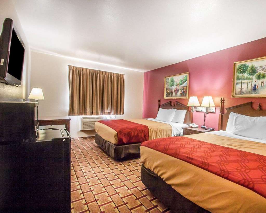 Econo Lodge Dexter - photo 7
