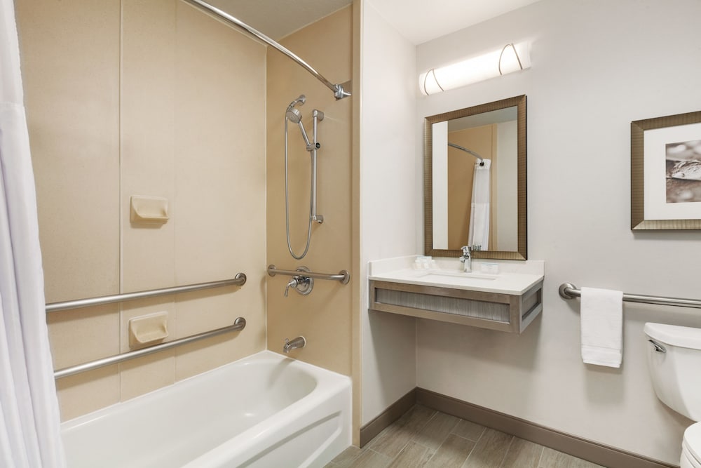 Hilton Garden Inn Roseville - photo 24