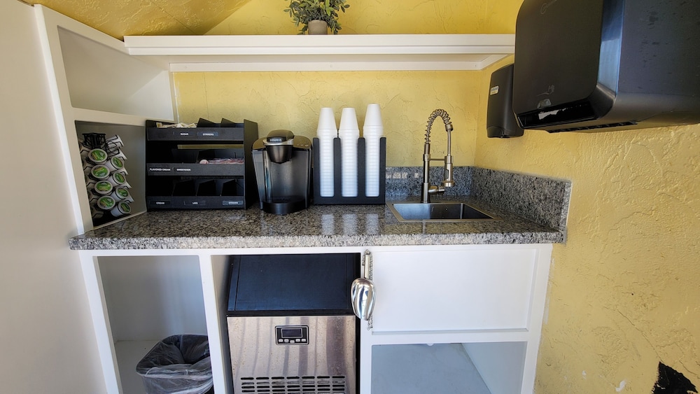 Sunny Palms Inn - photo 23