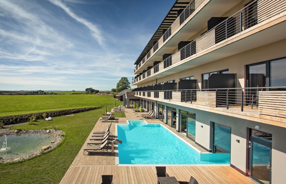 Das Weitblick Allgäu - carbon neutral hotel in Marktoberdorf