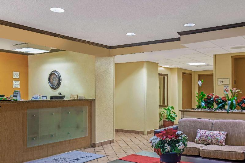 La Quinta Inn & Suites Miami Cutler Ridge - photo 6