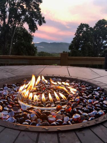 Sunshine Hill in Fairview, United States