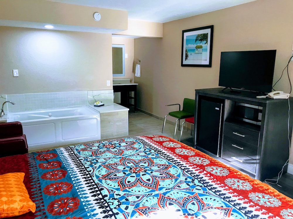 Tropical Inn & Suites - photo 23